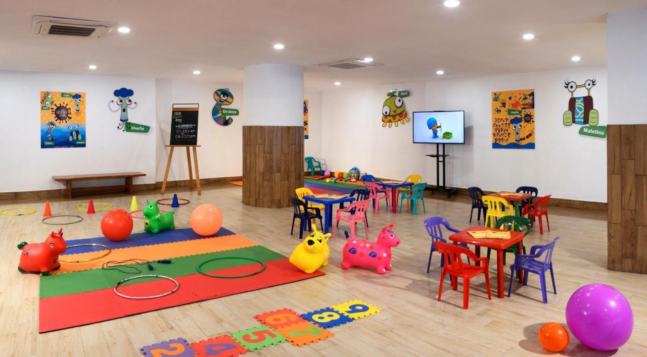 Hs Hotsson Hotel Acapulco Exterior foto A classroom at the school