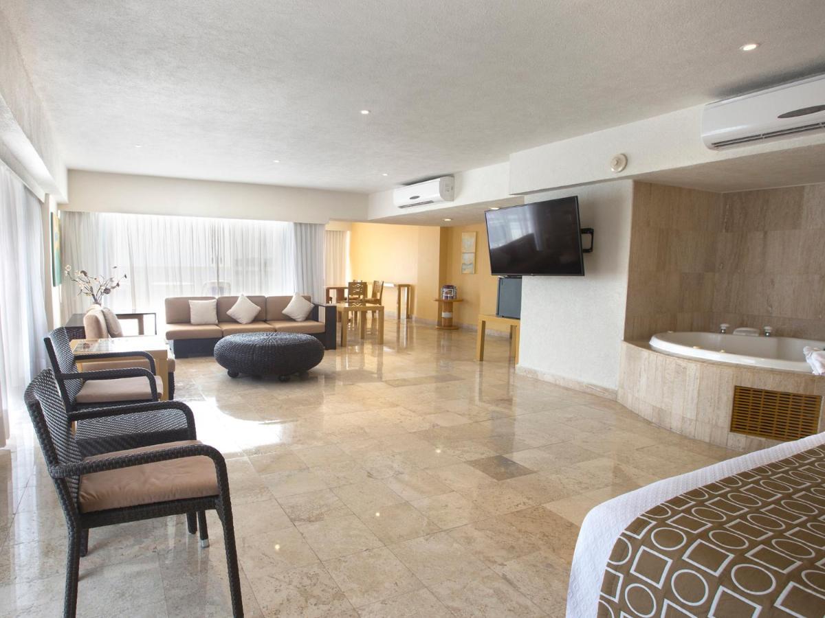 Hs Hotsson Hotel Acapulco Exterior foto Suite at the Grand Palladium Hotel